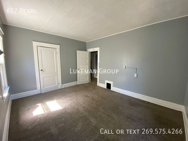 Building Photo - 617 Pearl-