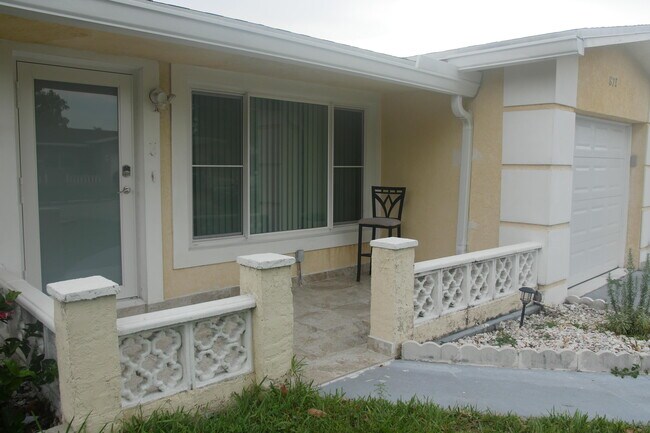 Building Photo - 871 SW 63rd Terrace