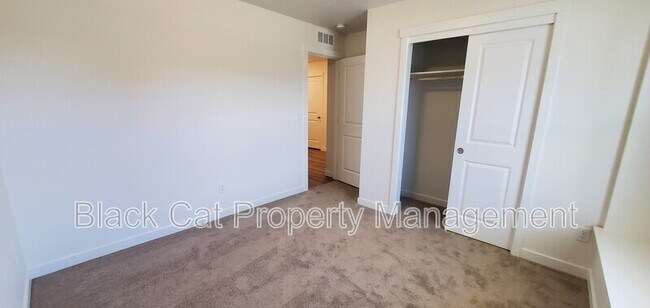Building Photo - 10679 W New Berlin Dr