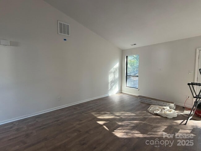 Building Photo - 10319 Osprey Dr