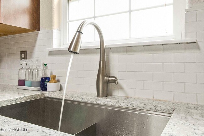 Building Photo - 460 Cooper Garrett Rd