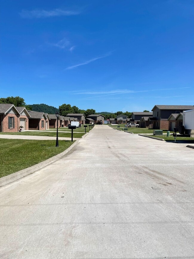 Primary Photo - Jaedra View 3 BR Market