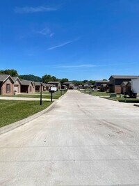 Building Photo - Jaedra View 3 BR Market