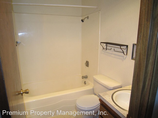 Building Photo - 1425-1439 Salishan St SE