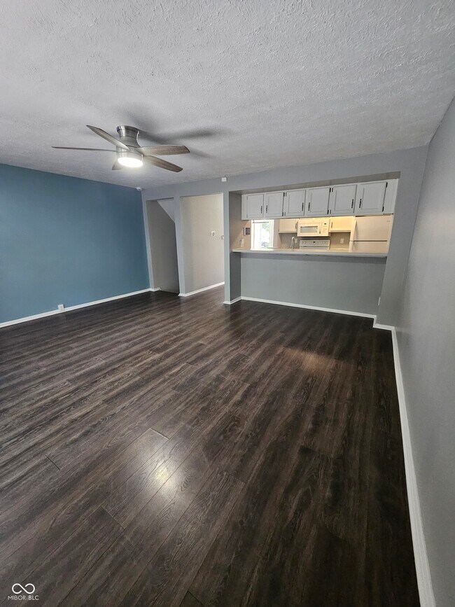 Building Photo - 9459 Timber View Dr