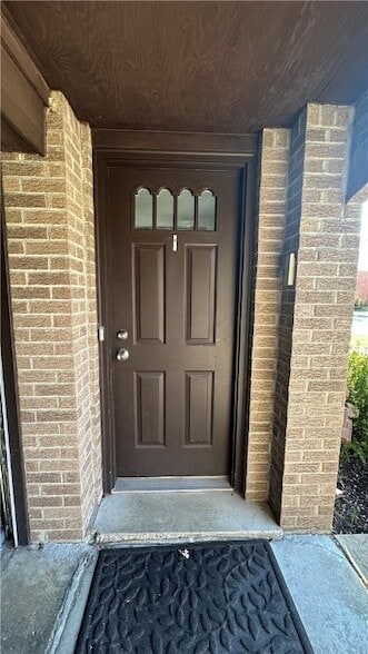 Building Photo - 201 Kendall Ln