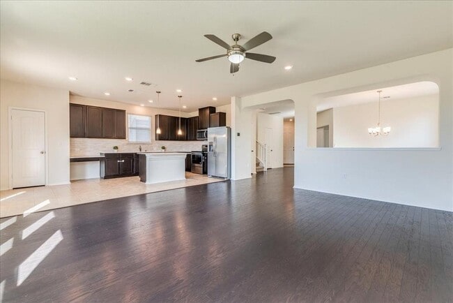 Building Photo - 815 Sandhill Branch Dr