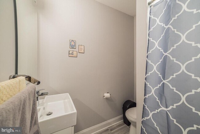 Building Photo - 1131 S 23rd St