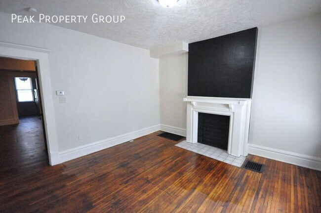 Building Photo - 206 E 9th Ave