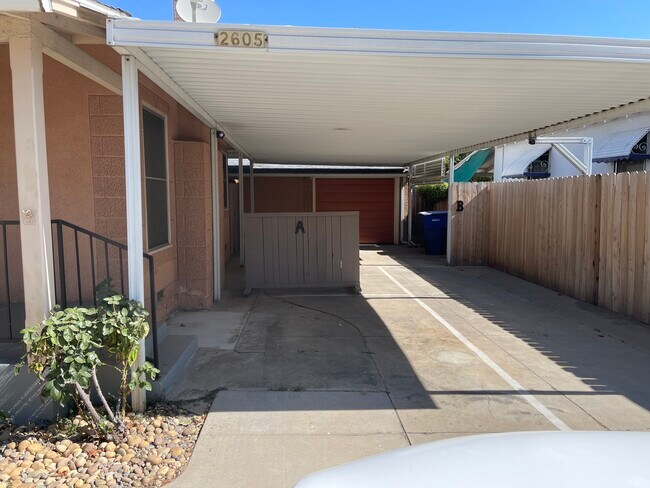Building Photo - 2605 E Princeton Ave