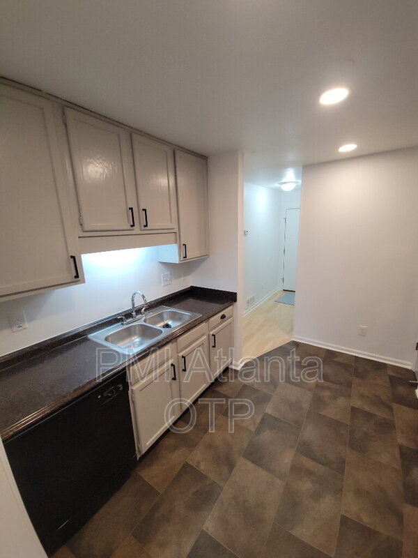 Building Photo - 1782 Millview Dr NE