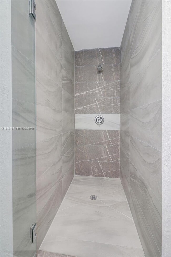 Building Photo - 6039 SW 38th St