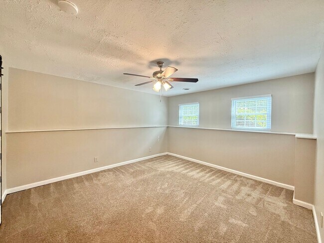 Building Photo - 3610 Rawdon Dr