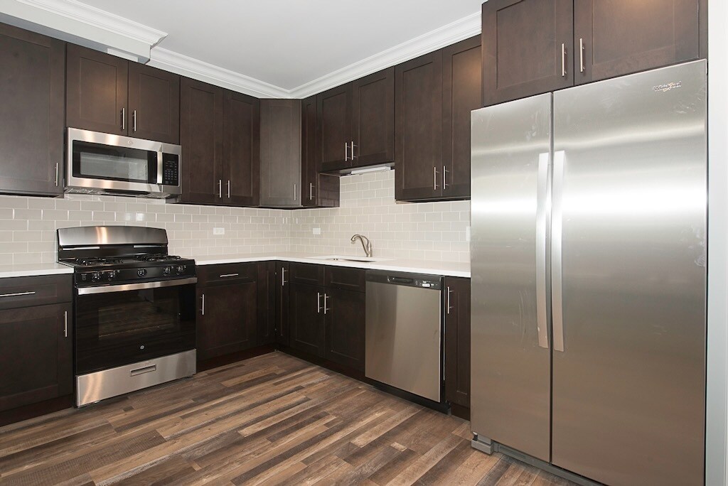 Building Photo - 4211 S Michigan Ave