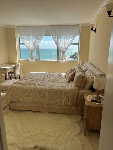 Building Photo - 3180 S Ocean Dr