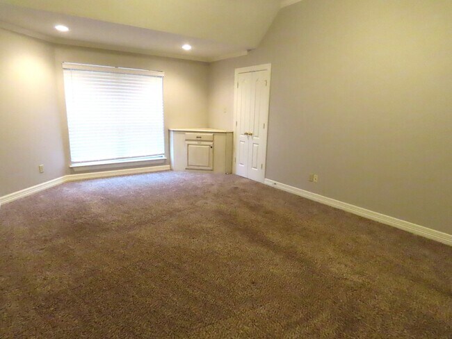 Building Photo - COMING SOON! Whitehouse! Gorgeous 4 Bedroom, 2 Bath Home