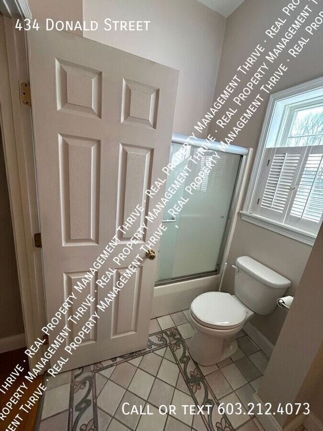 Building Photo - 434 Donald St