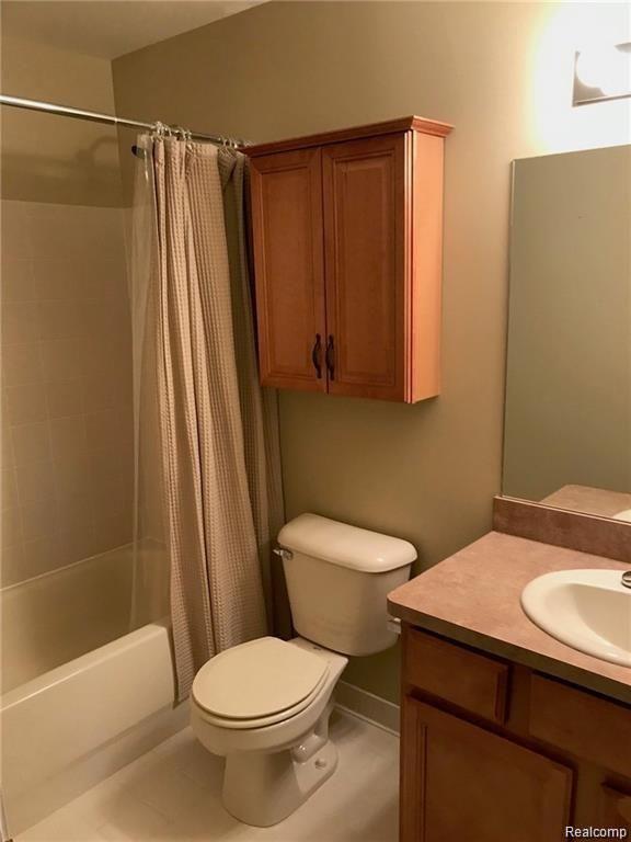 Building Photo - 27208 Chesapeake Cir