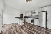 Building Photo - 33158 7th St