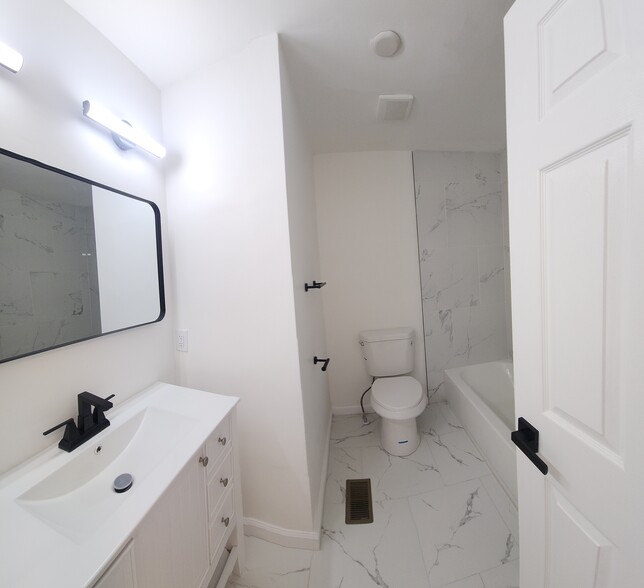 Building Photo - 1206 Caldwell Ct S