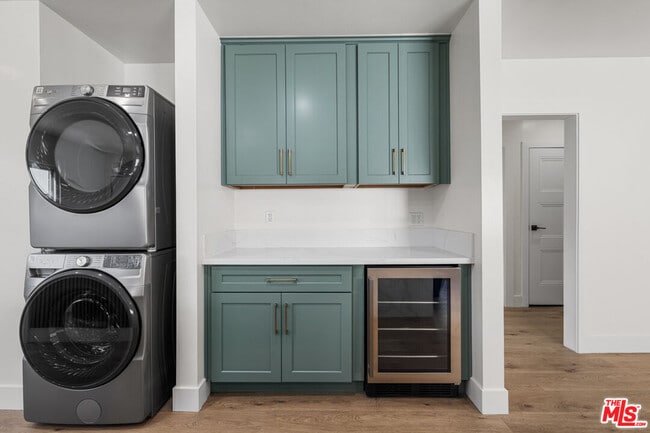 Building Photo - 238 Thorne St