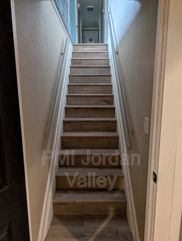 Building Photo - 1394 N 400 E