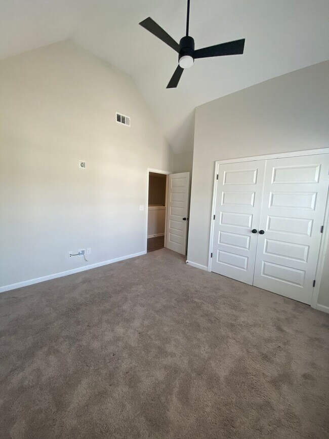 Building Photo - 5363 Nikki Way