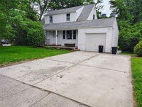 Building Photo - 98 I U Willets Rd