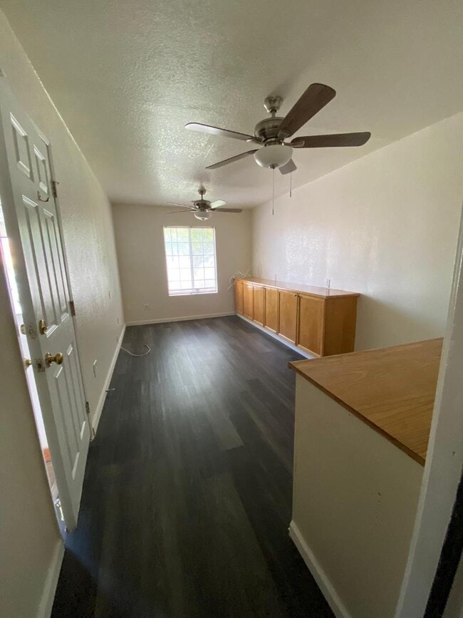 Building Photo - 4414 Royal Pine Cir