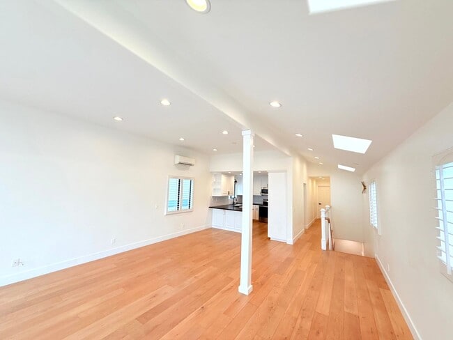 Building Photo - Fantastic 2-Story Home 3 bed 2.5 bath with backyard in Prime Golden Hills-Redondo Beach