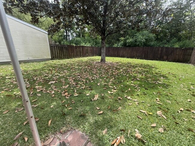 Building Photo - 1745 James Buchanan Dr