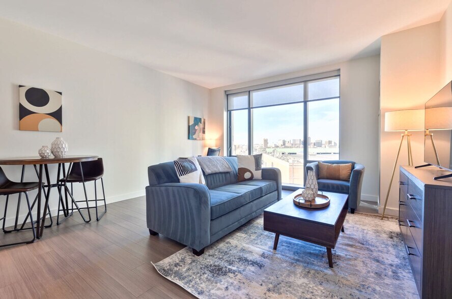 Primary Photo - 30 Dalton St