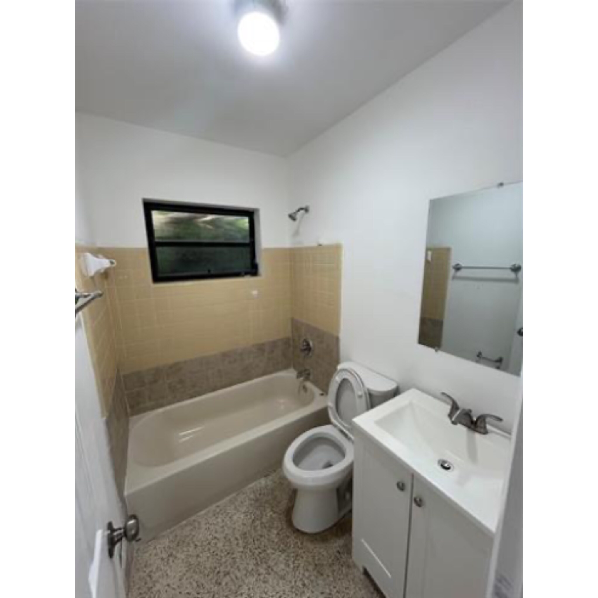 Building Photo - 2020 SW 127th Ct