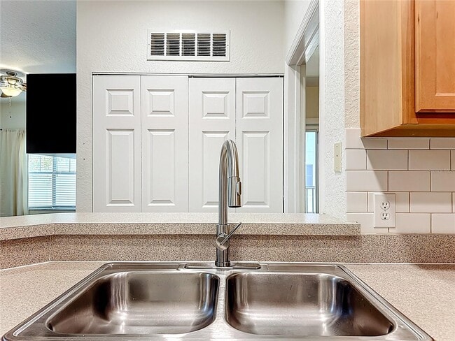 Building Photo - 2586 Grand Central Pkwy