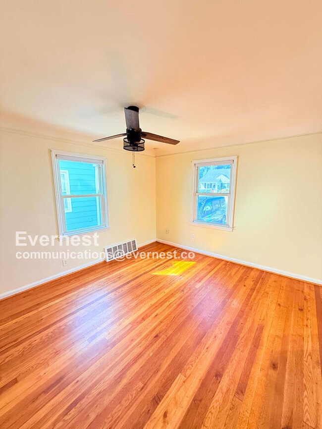 Building Photo - DEARBORN RENTAL: Single-Family Home with D...