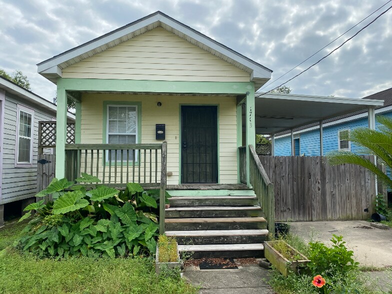 Primary Photo - 1713 Bartholomew St