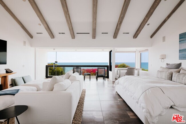 Building Photo - 23614 Malibu Colony Rd