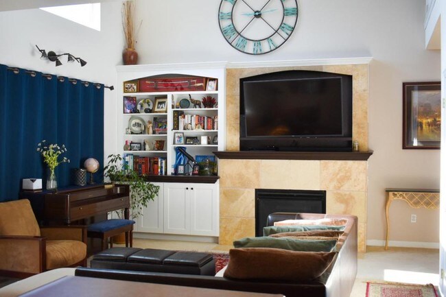 Building Photo - 14 Pierce St.