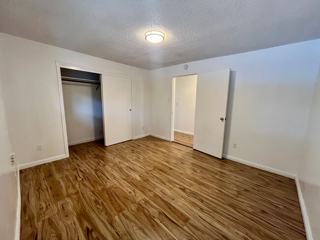 Building Photo - Beautifully Remodeled 3 bedroom 1 bath hom...