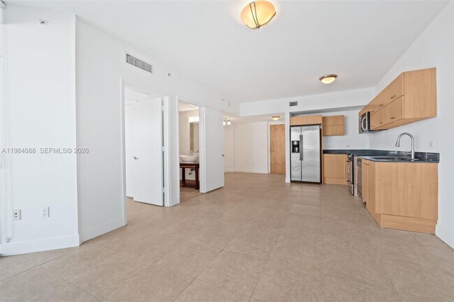 Building Photo - 350 S Miami Ave