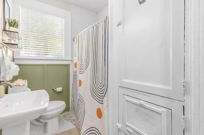 Building Photo - Contemporary Cove Duplex