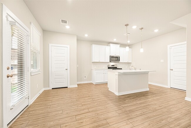 Building Photo - 17462 Buckeye Br