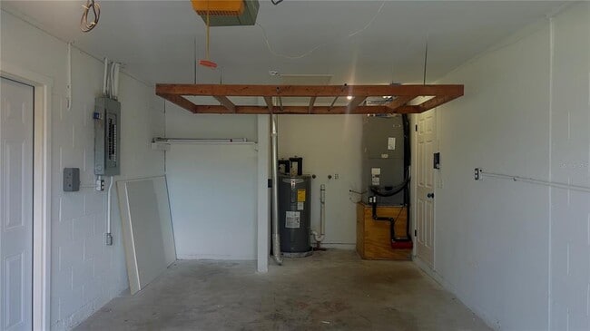 Building Photo - 8675 Lantana Dr