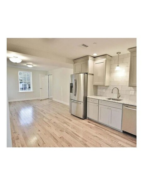 Building Photo - 37 Pine St