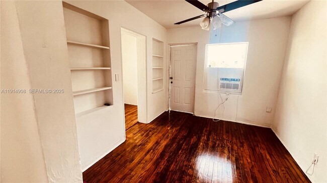 Building Photo - 1845 Bay Rd