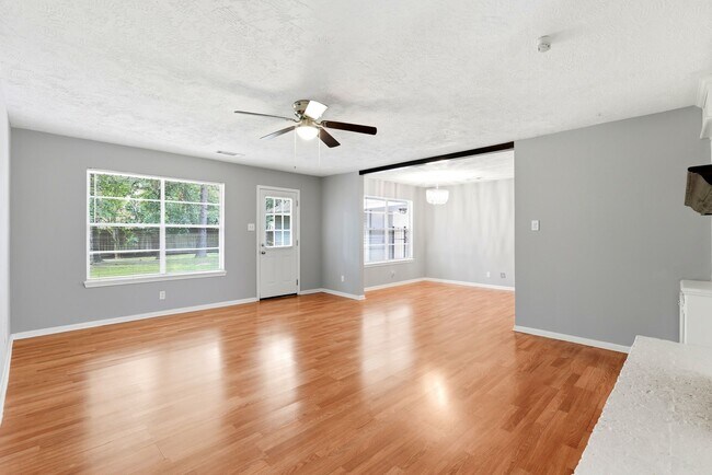 Building Photo - 7902 Lichen Ln