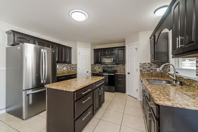 Building Photo - 178 Anzio Dr