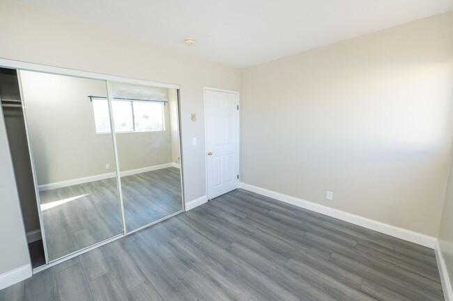 Building Photo - IMPERIAL BEACH / 2 Bedroom 1 bath  / $2400...