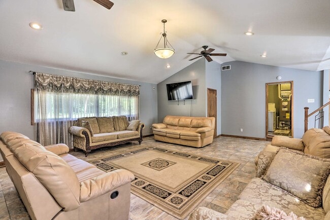 Building Photo - 6851 Nebraska Ave