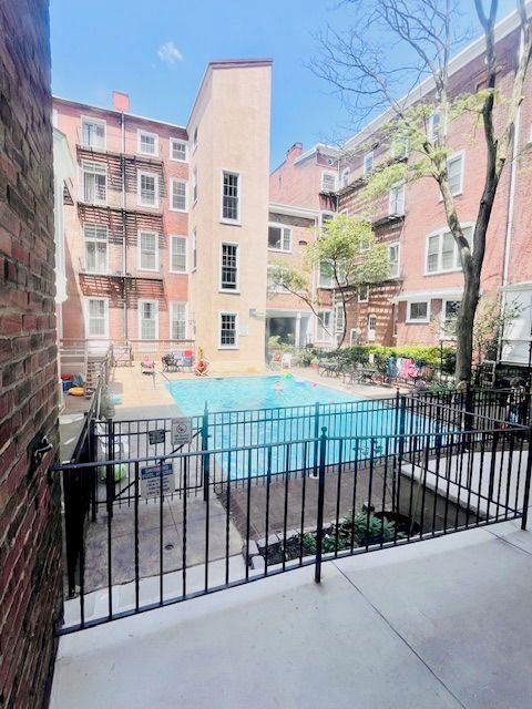 Building Photo - 1008 Spruce St